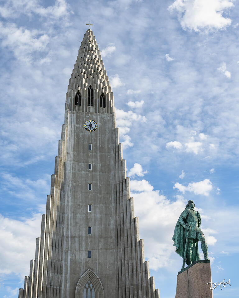 Hallgrímskirkja Church and statue of Leif Erikson in Reykjavik, Iceland.