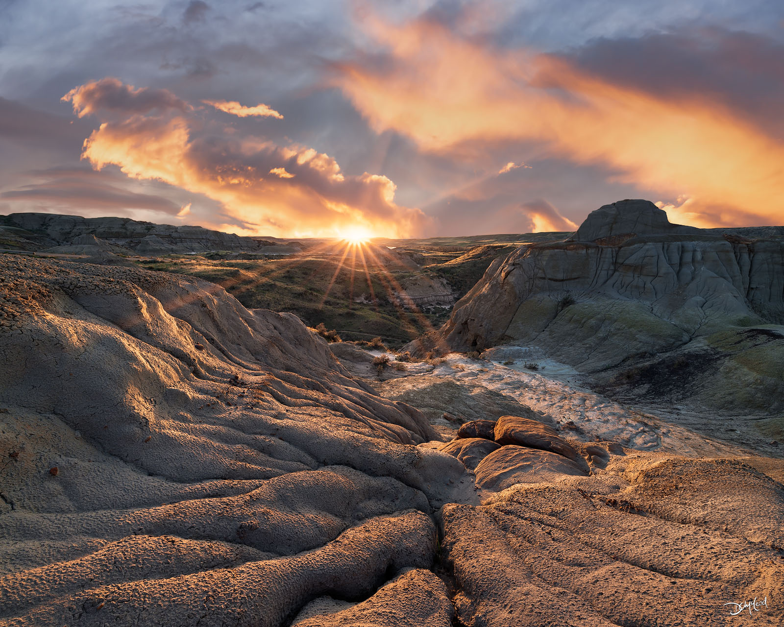 Badlands at sunset in Dinosaur Provincial Park, Alberta.